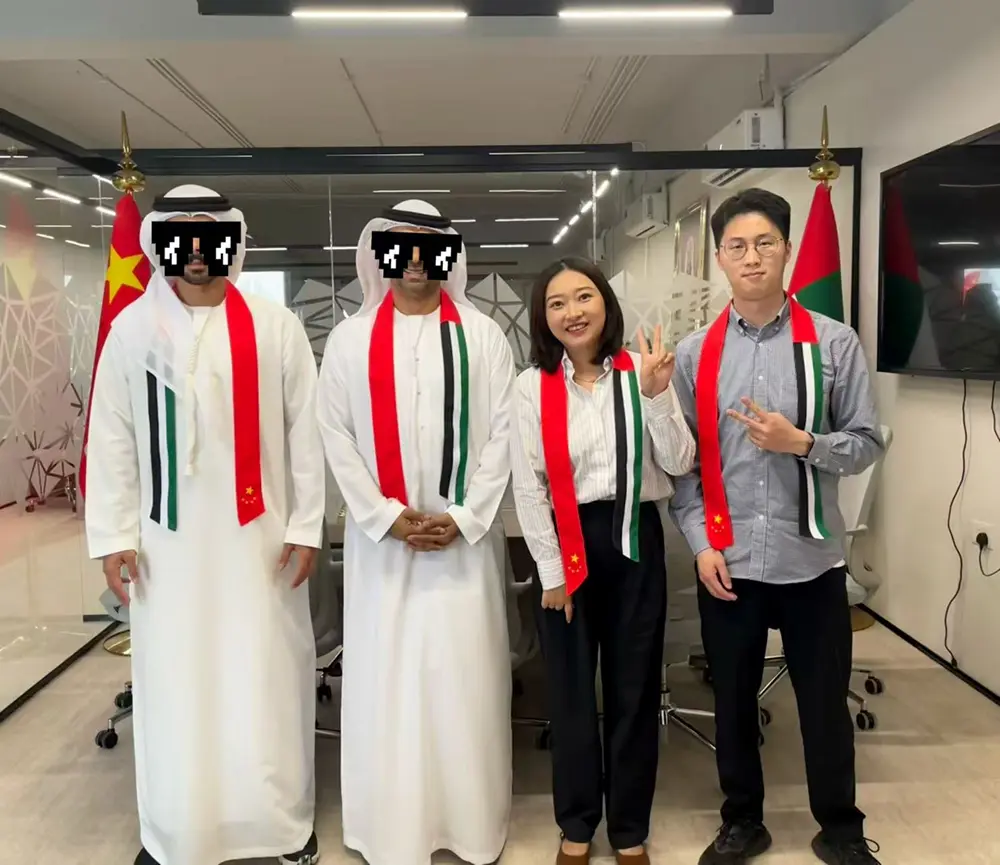 Group photo in the United Arab Emirates 拷贝.jpg