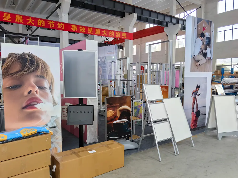 Advertising-showroom